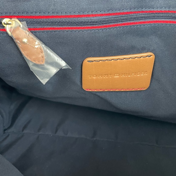 TOMMY HILFIGER ~ TH Flag Tote ~ Navy/Red/White ~ NWT! - Picture 9 of 9